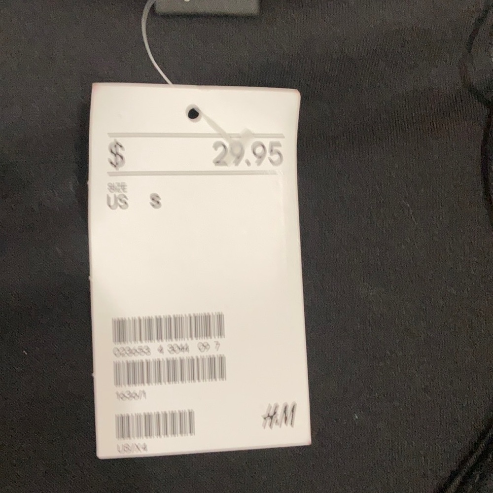 H&M Top - Picture 2 of 2